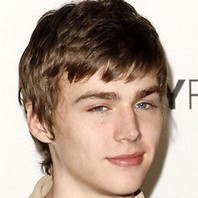 Miles Heizer