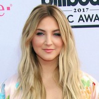 Julia Michaels